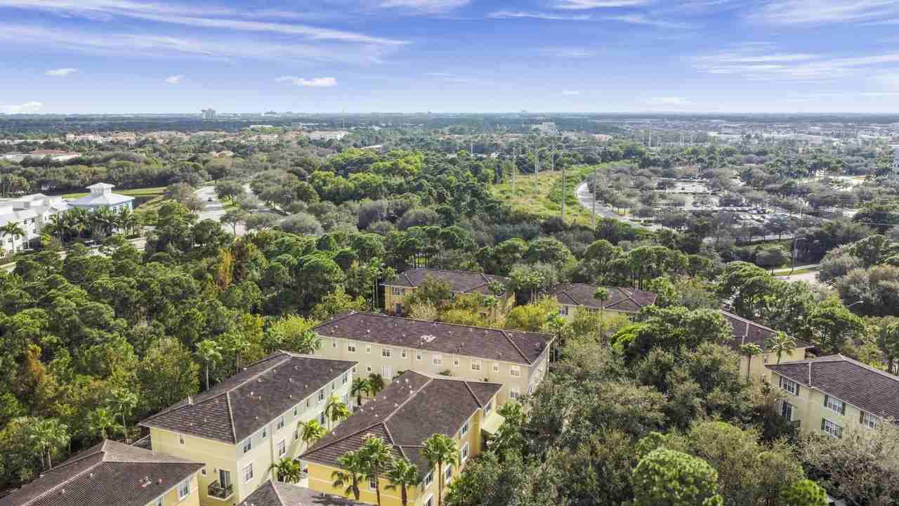 148 Morning Dew Cir - Photo 3 of 27