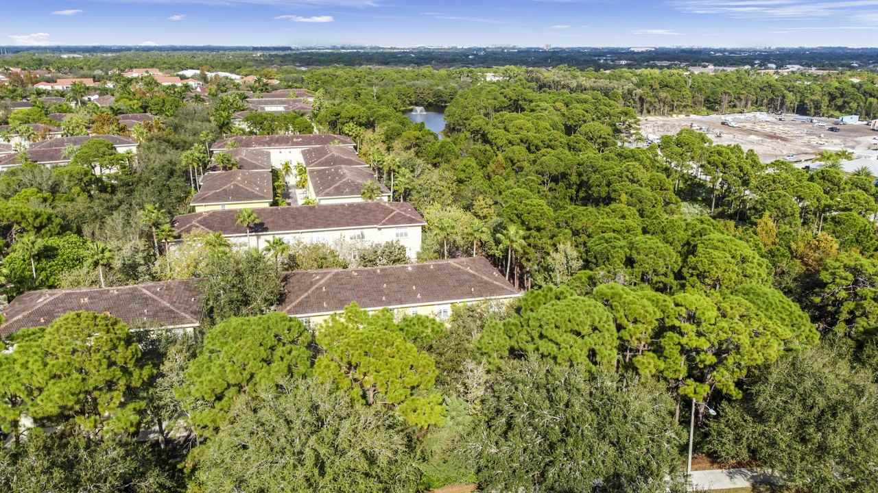 148 Morning Dew Cir - Photo 5 of 27