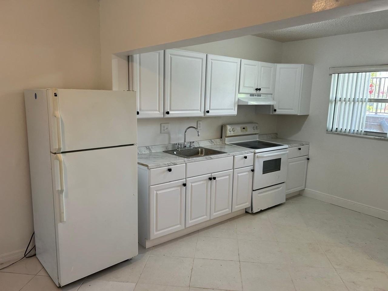 3900 Nw 76th Ave #107 - Photo 4 of 13