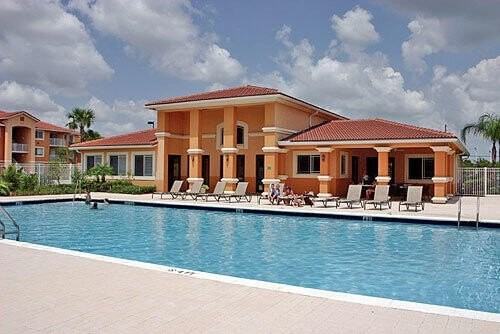 241 Sw Palm Dr Apt 203 - Photo 7 of 42