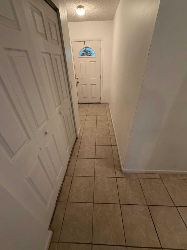 1197 Sw Heather St - Photo 4 of 18