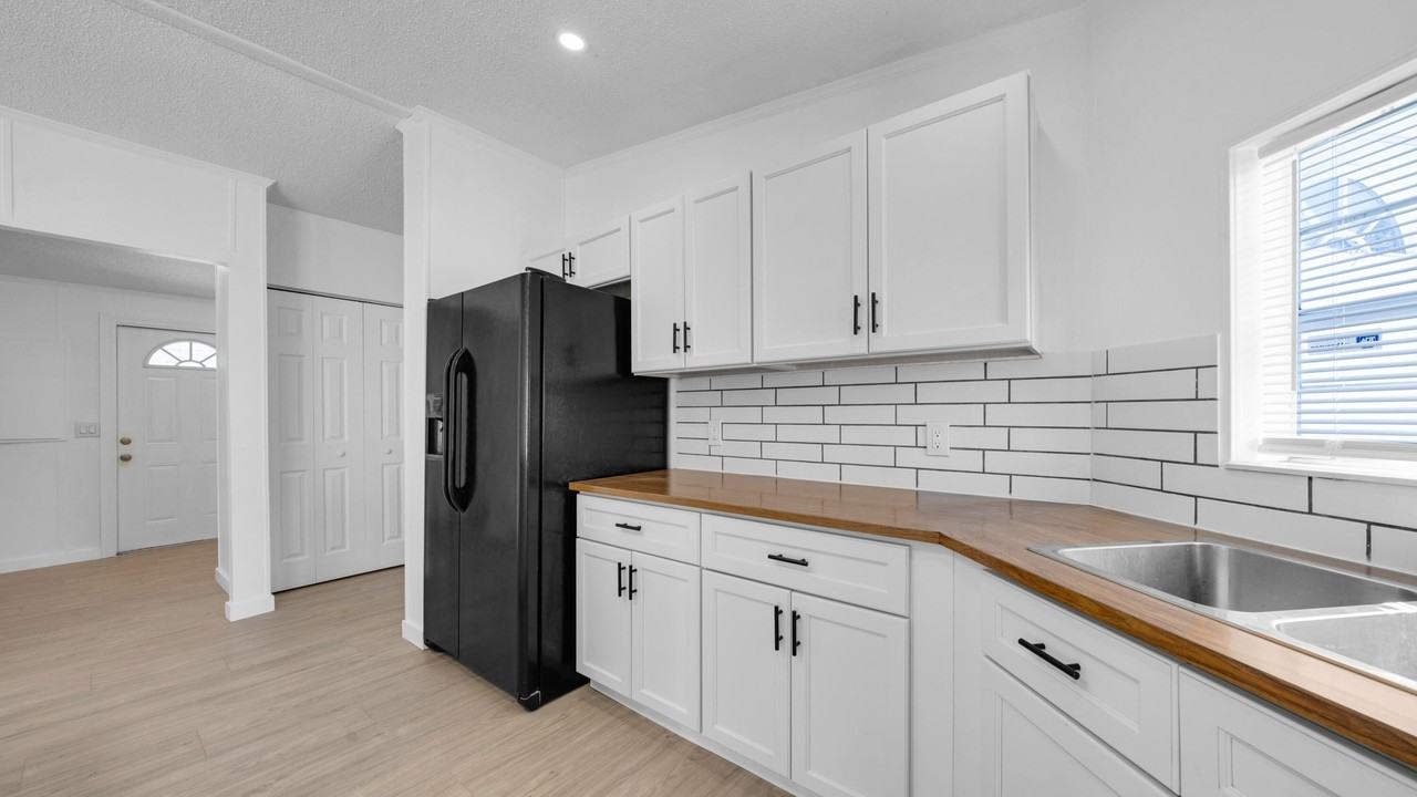 4905 Ne 2nd Way - Photo 5 of 20