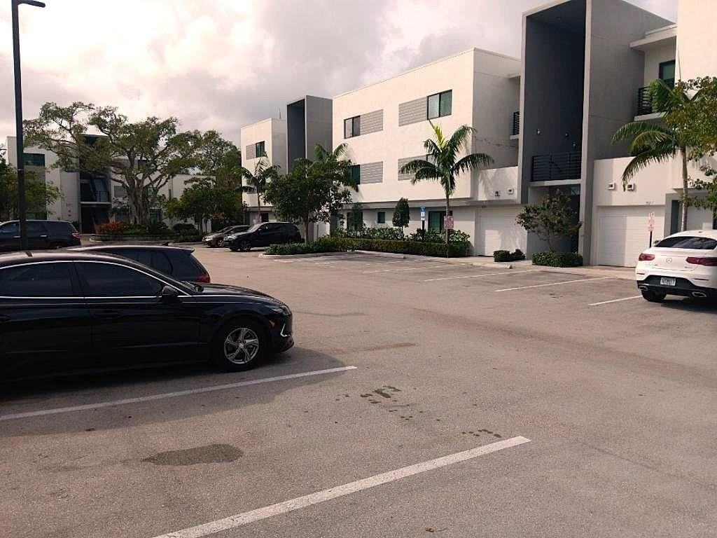 3050 Nw 68th St #1101 - Photo 4 of 13