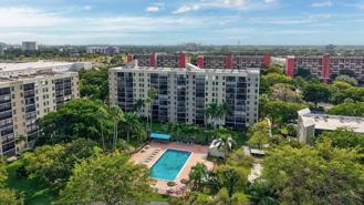 2205 S Cypress Bend Dr Apt 908 - Photo 1 of 1