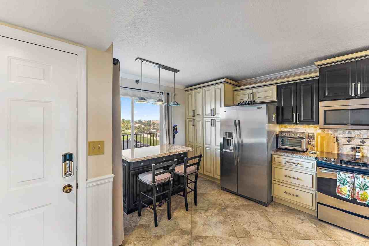 275 Palm Ave #C402 - Photo 5 of 48