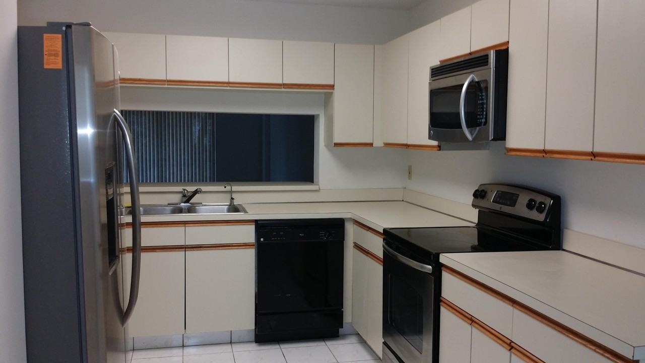 4725 Lucerne Lakes Blvd E Apt 106 - Photo 3 of 13