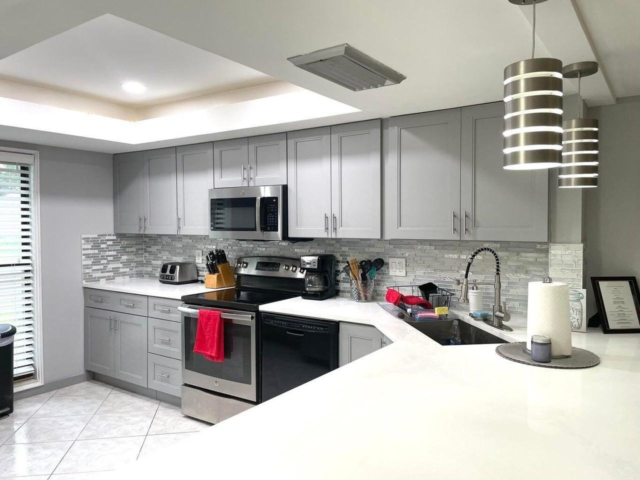 1714 Consulate Pl Apt 101 - Photo 2 of 30