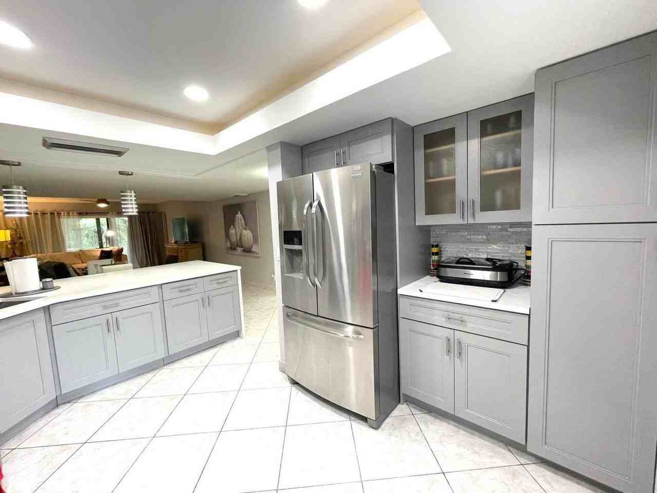 1714 Consulate Pl Apt 101 - Photo 3 of 30