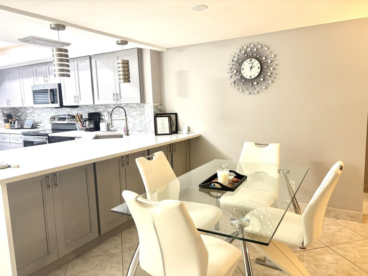 1714 Consulate Pl Apt 101 - Photo 7 of 30