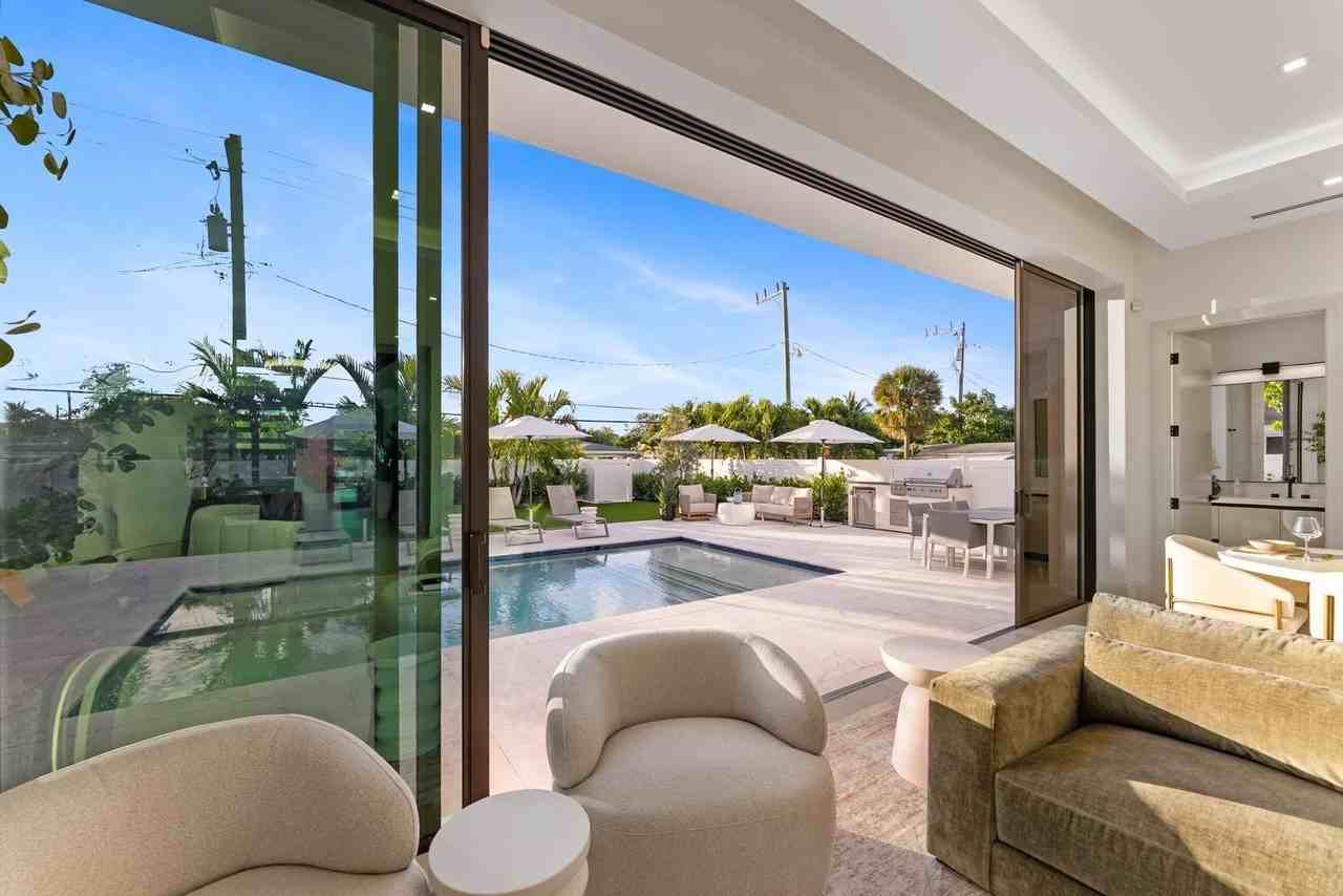 220 S Swinton Ave - Photo 7 of 50