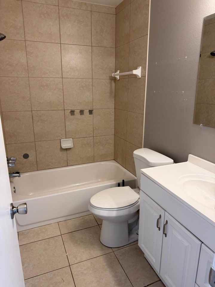 1456 Se Rivergreen Cir - Photo 6 of 8