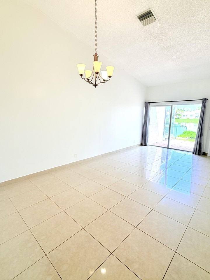 11697 Sw 19th St - Photo 6 of 48