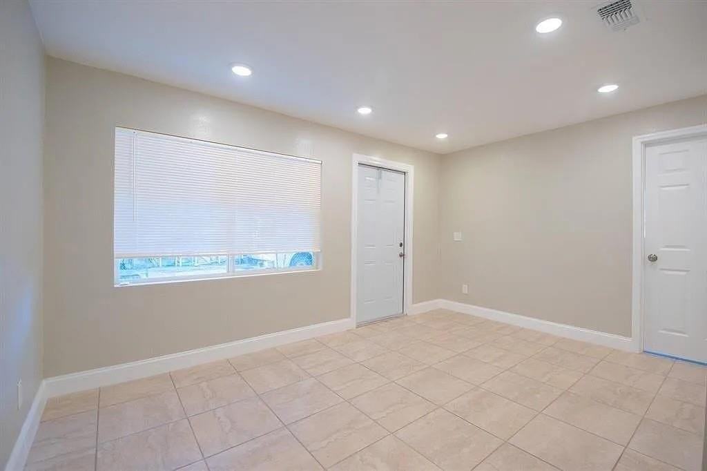 508 N 23rd St - Photo 2 of 13