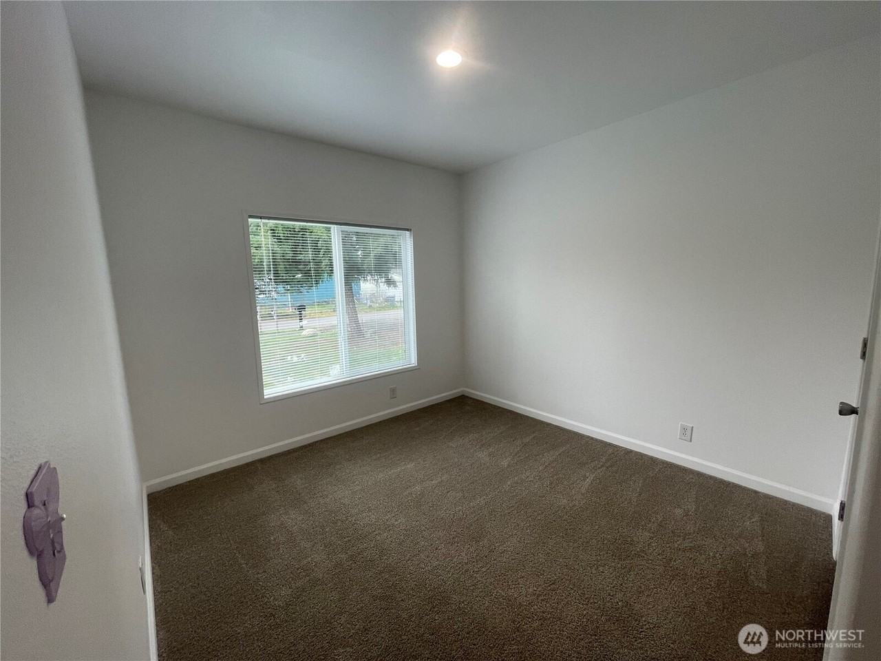 310 E Wood Ln - Photo 6 of 27