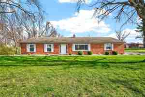 featured image of 64 W Lytle 5 Points Rd