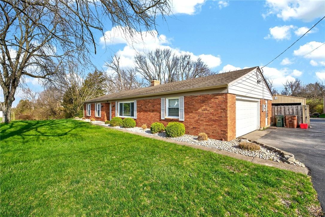 64 W Lytle 5 Points Rd - Photo 4 of 31