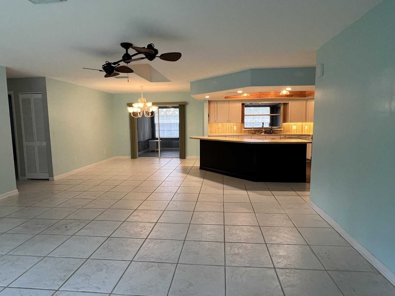 1916 Coconut Dr - Photo 4 of 35