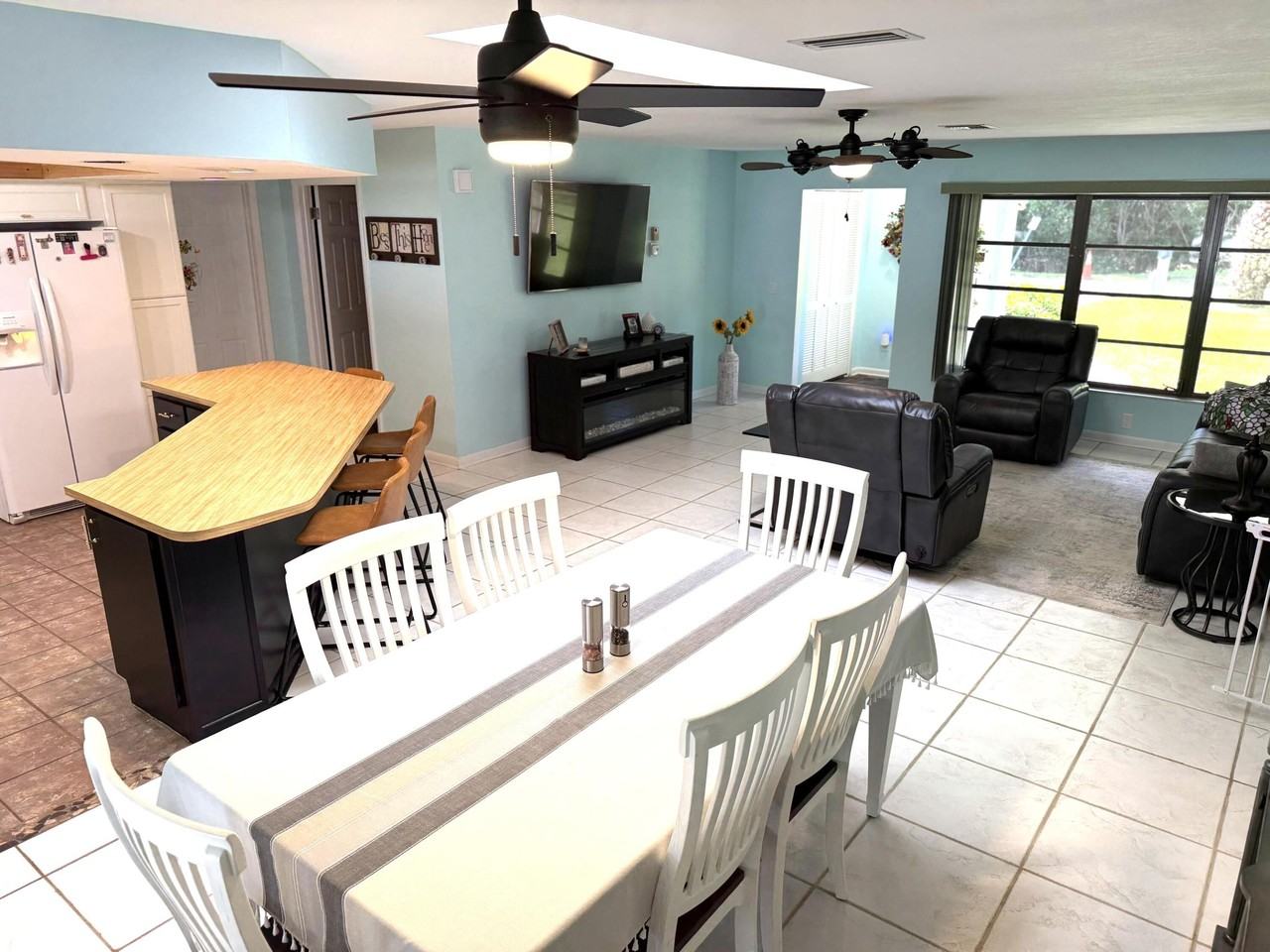 1916 Coconut Dr - Photo 5 of 35