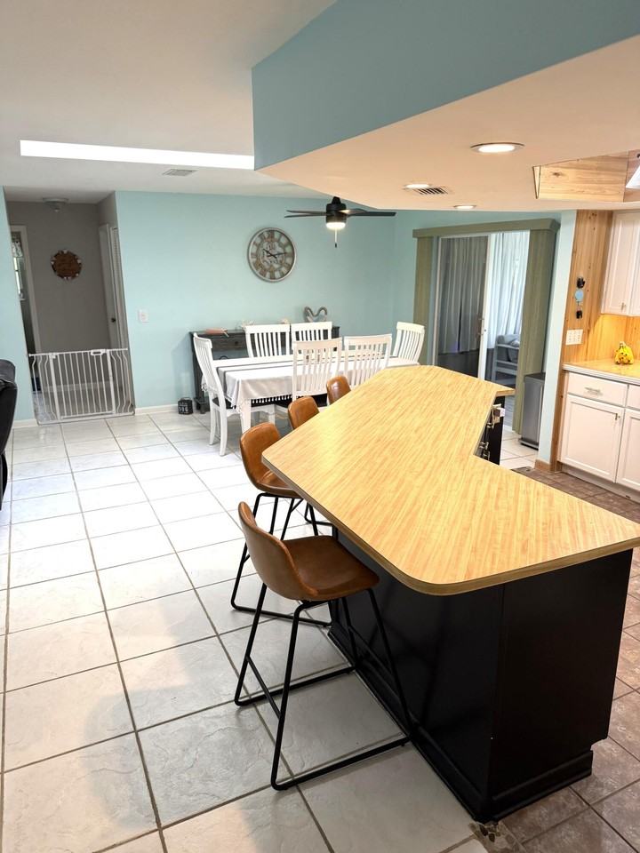 1916 Coconut Dr - Photo 6 of 35