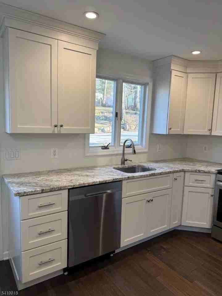 12 Bellot Rd - Photo 5 of 16