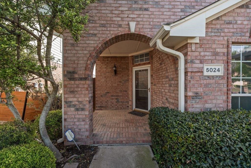 5024 Woodmeadow Dr - Photo 2 of 23