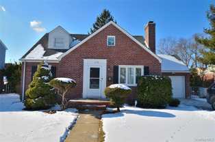 1558 Victoria St - Photo 1 of 1