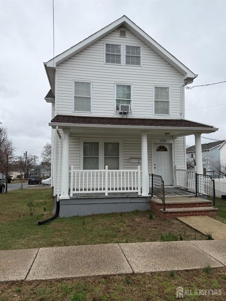 1201 Central Ave ##1