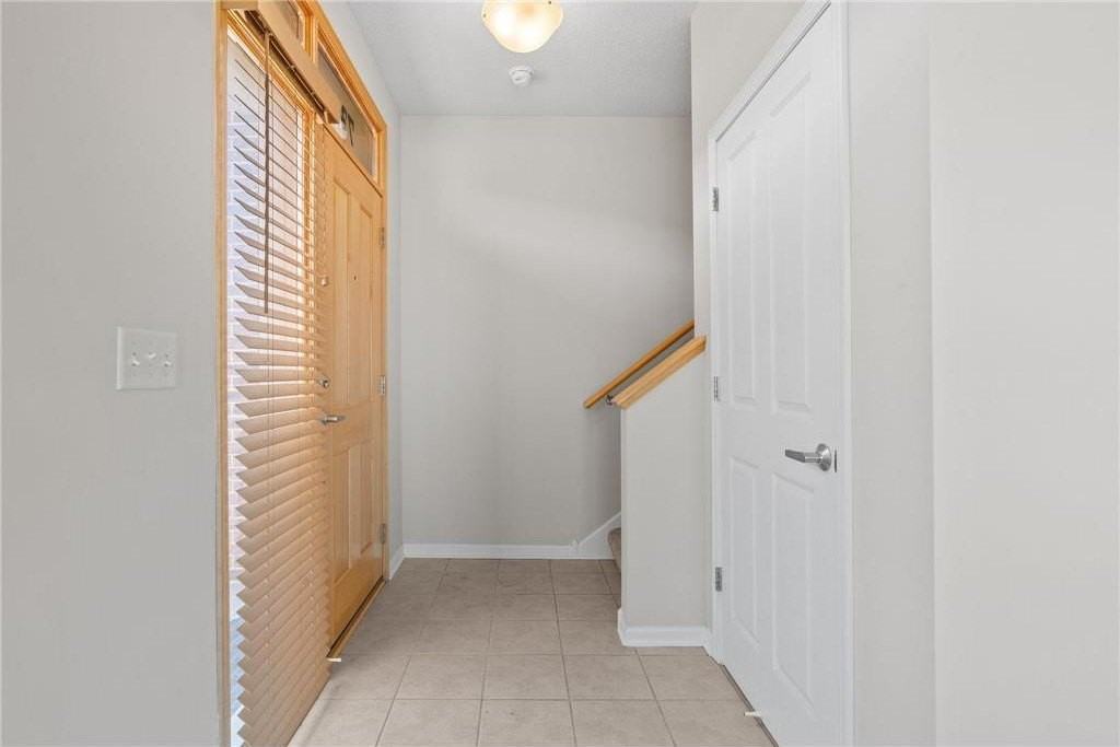 731 Mercer St S - Photo 4 of 39