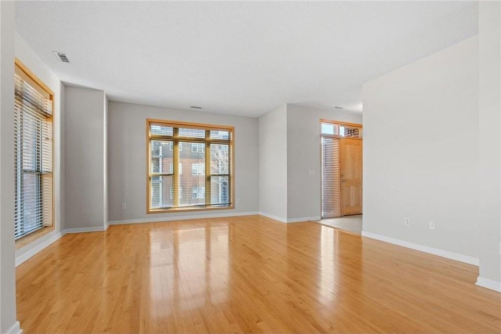 731 Mercer St S - Photo 7 of 39