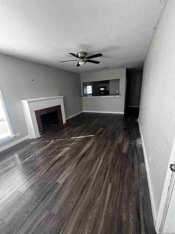 351 Overhill Dr - Photo 4 of 21