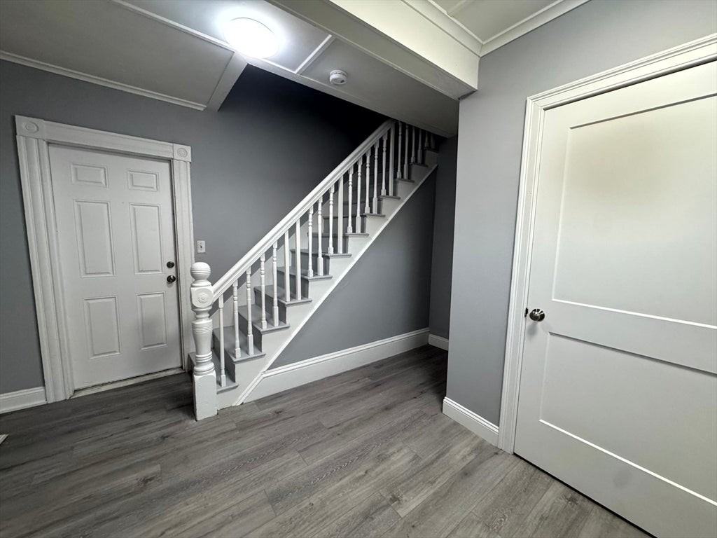 195 Court St - Photo 2 of 34