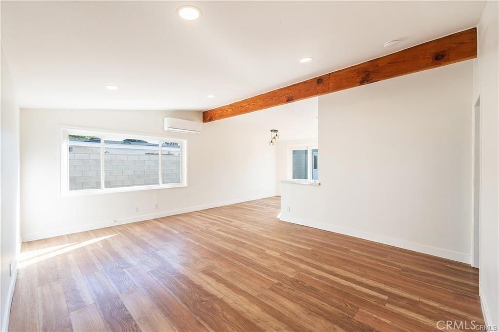 641 Cove St - Photo 4 of 39