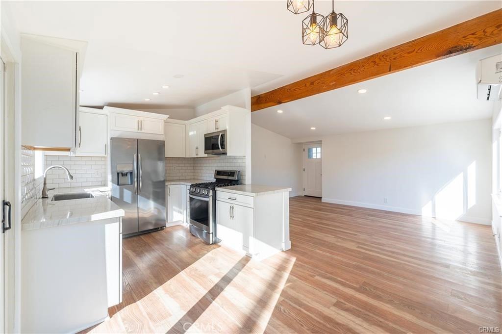 641 Cove St - Photo 7 of 39