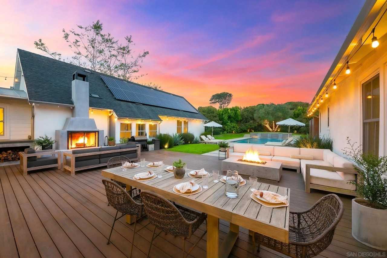 1245 Canton Ct - Photo 3 of 50