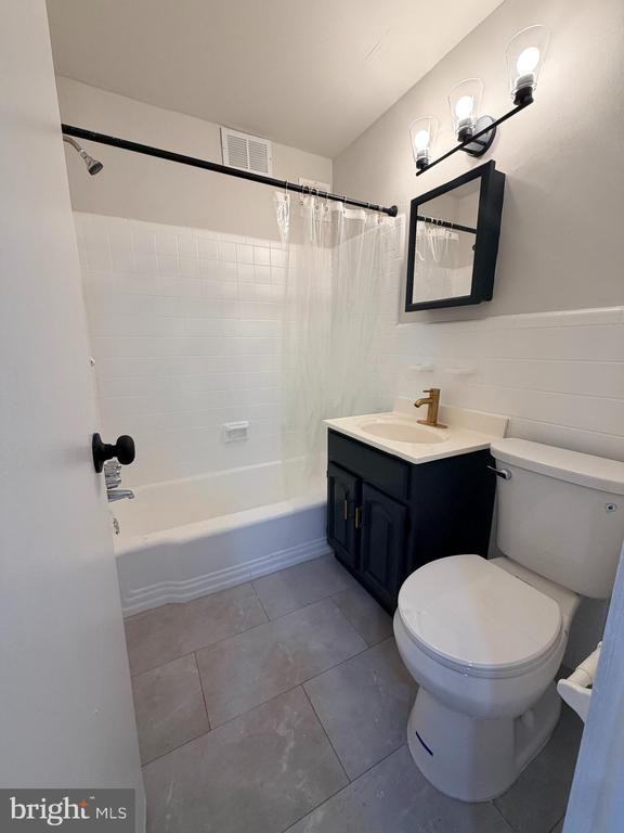 714 Rhawn St ##8 - Photo 3 of 5
