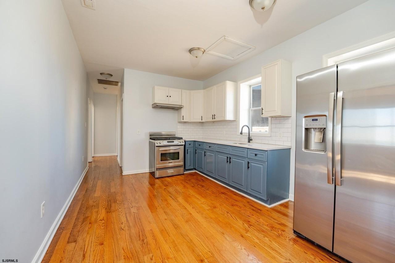 222 S Rhode Island Ave - Photo 4 of 30