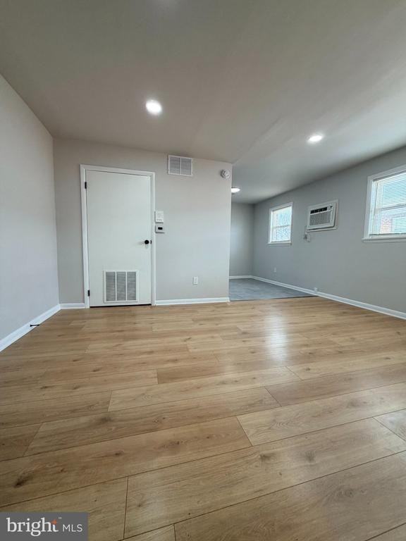 718 Rhawn St ##45 - Photo 4 of 9