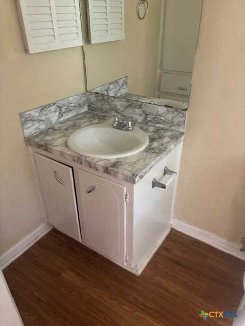 612 Raymond St Unit 614 - Photo 5 of 7