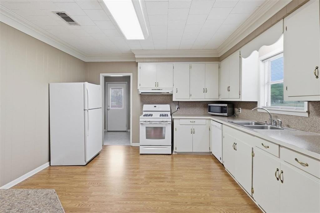 1313 W Parish Rd - Photo 5 of 15