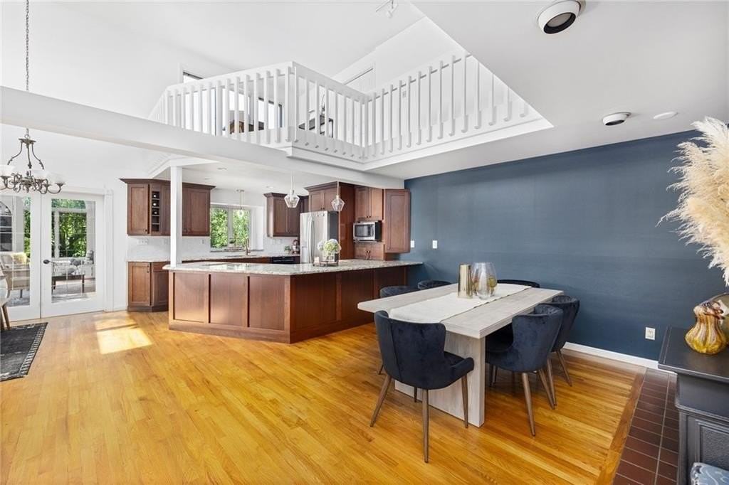 581 Middle Rd - Photo 7 of 46