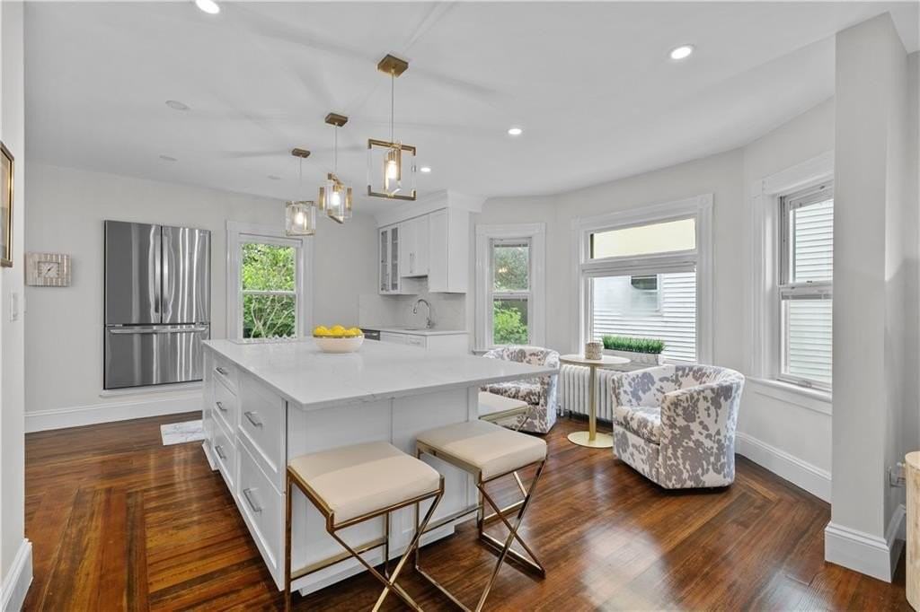 68 Roseneath Ave - Photo 3 of 47