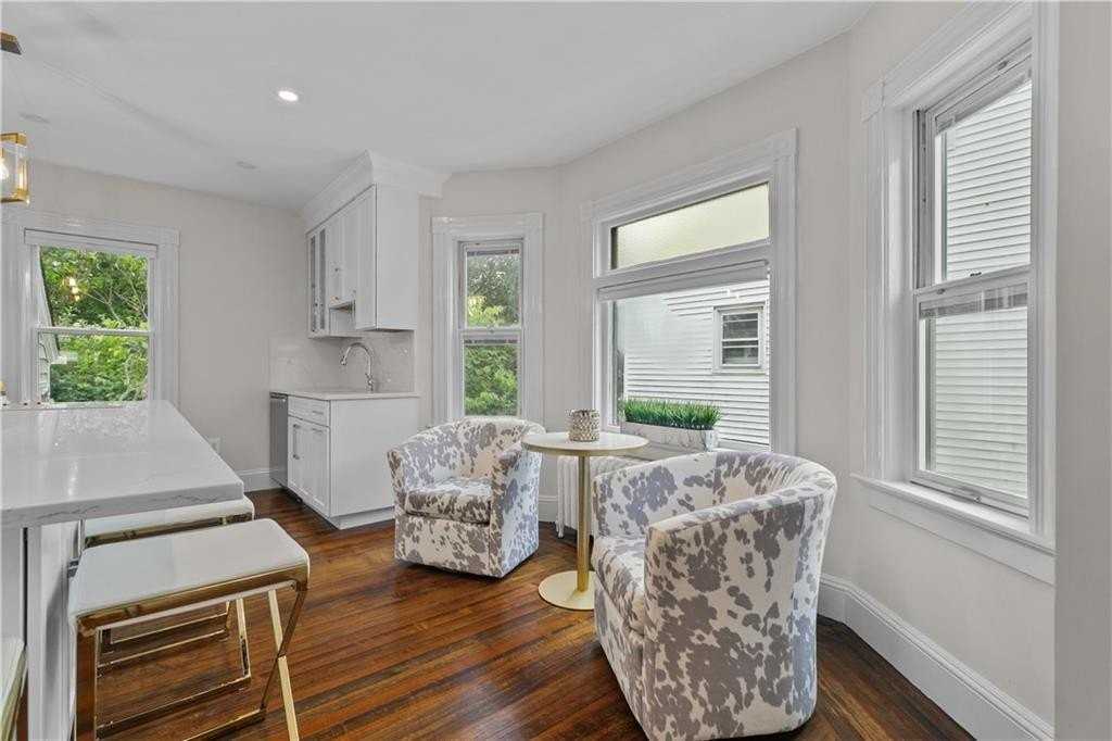 68 Roseneath Ave - Photo 4 of 47