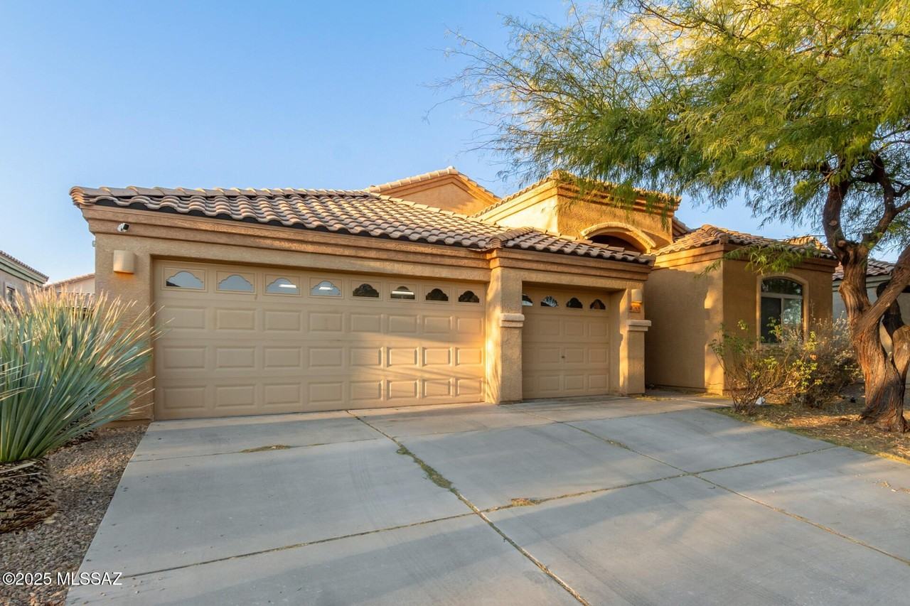 7808 E Treetop Rd - Photo 4 of 35