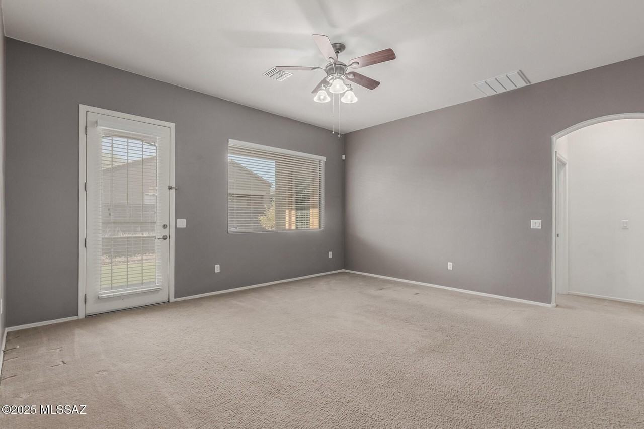 7808 E Treetop Rd - Photo 7 of 35