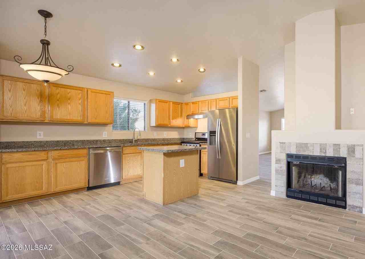 6558 W Hassayampa Pl - Photo 6 of 21