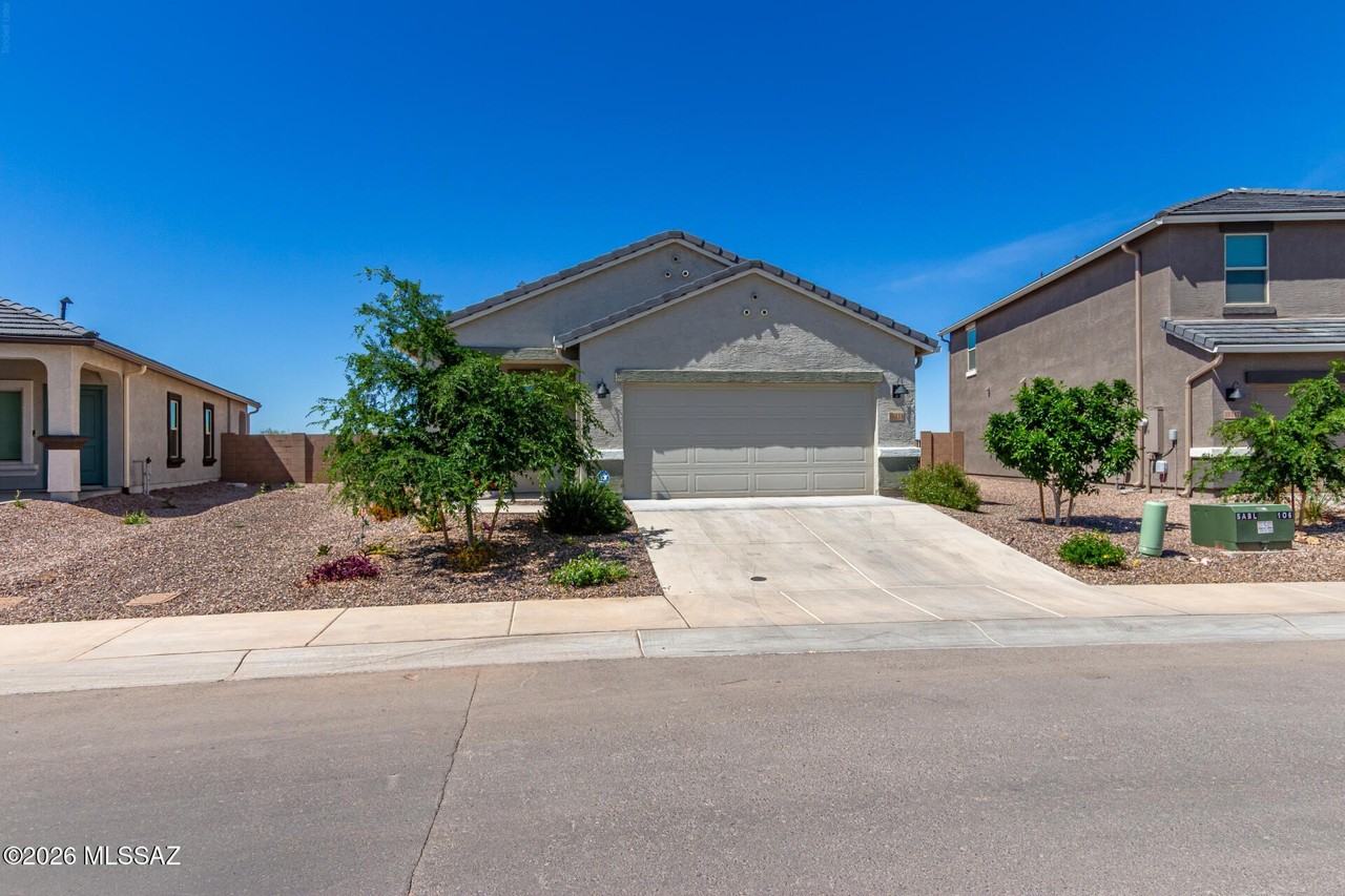 10111 N Cascalote Ln - Photo 2 of 35