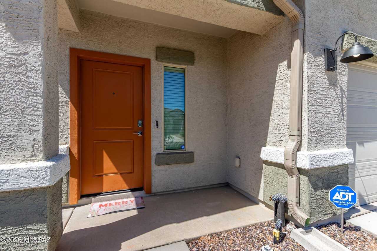 10111 N Cascalote Ln - Photo 4 of 35