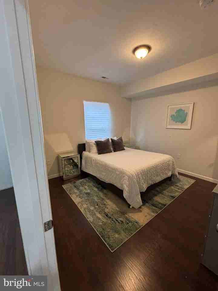 6005 Eads St Ne - Photo 3 of 24