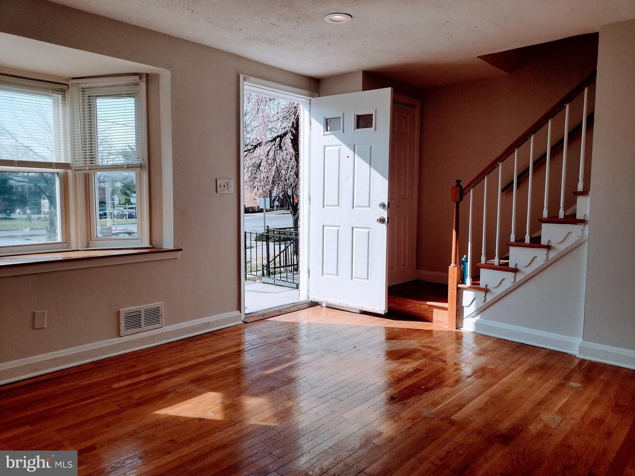 8404 Loch Raven Blvd - Photo 3 of 37