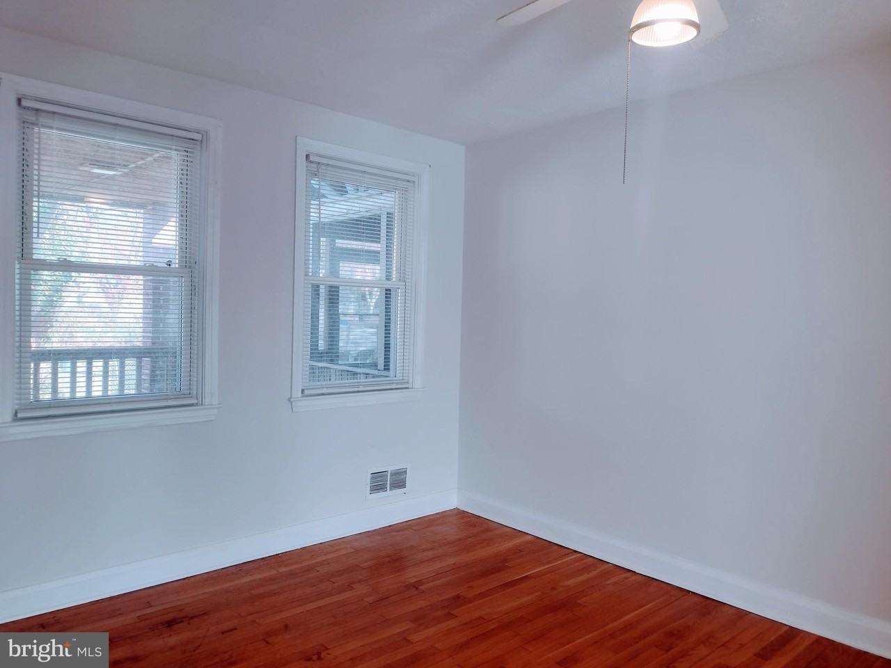 8404 Loch Raven Blvd - Photo 7 of 37